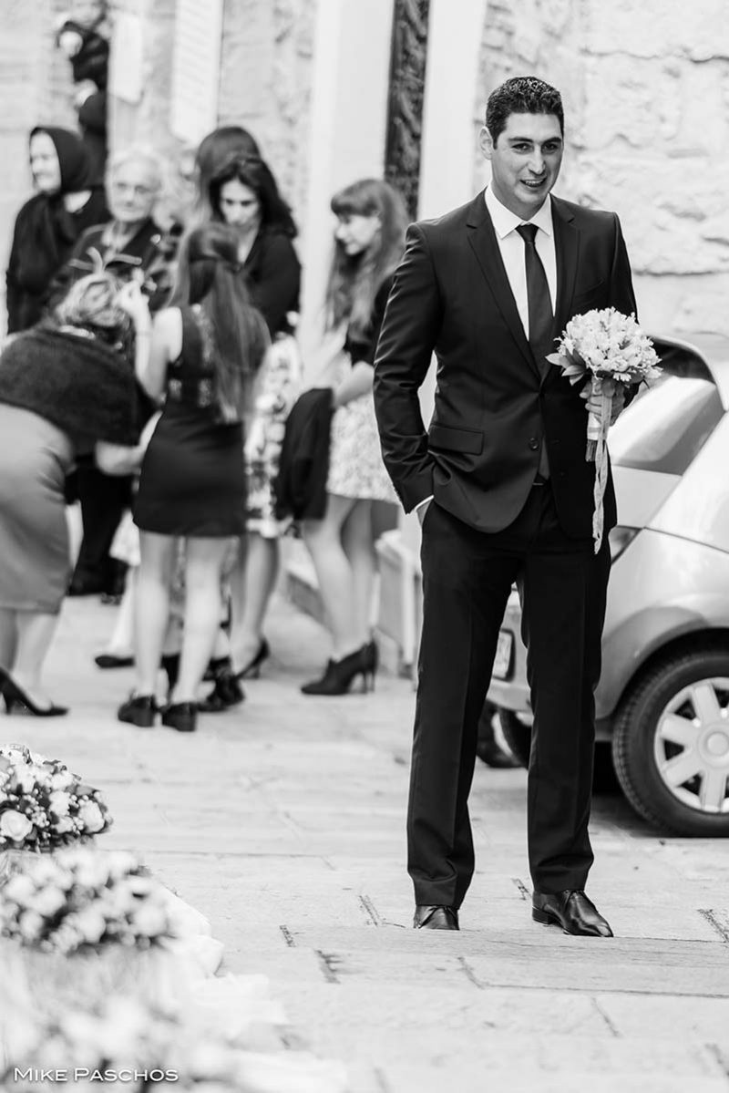 Φωτογραφία ανθοδέσμης γάμου δίπλα στη νύφη στο Ράντομ της Πολωνίας